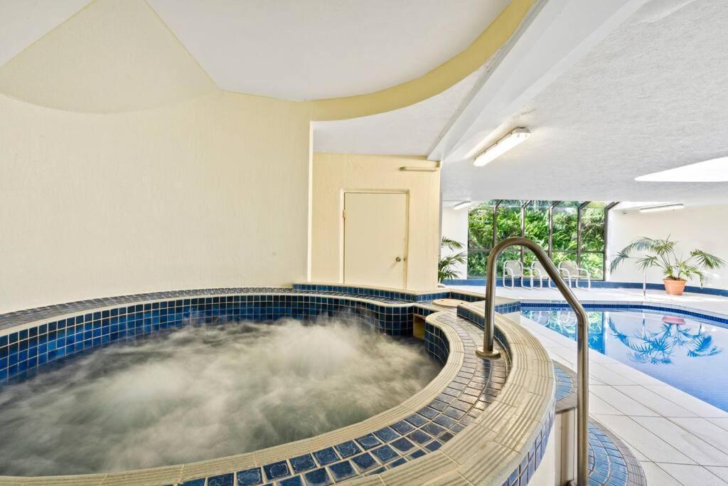 Coco Bella Dream In Surfers Paradise Gold Coast Eksteriør billede